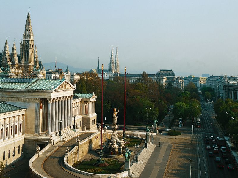 Vienna: Full-Day Private Tour including Schönbrunn Palace - Lunch timing and reservations: why it’s included even when lunch isn’t