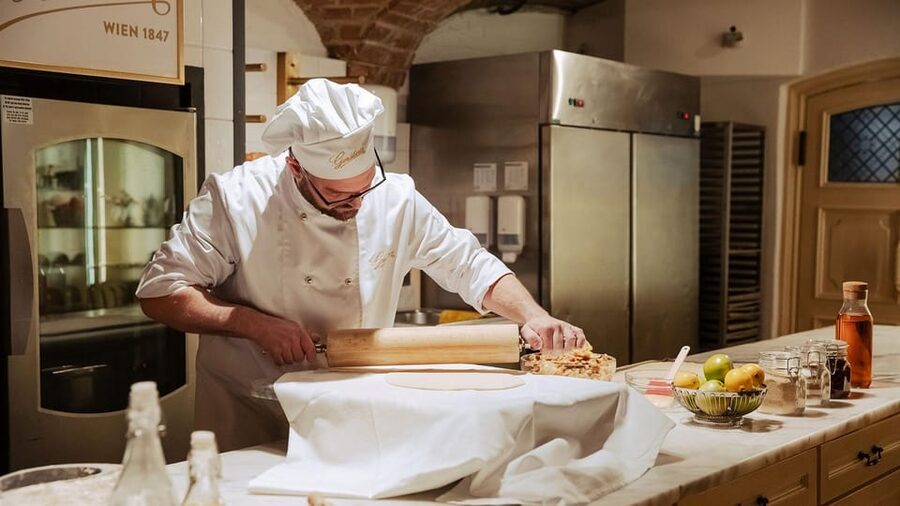 Vienna: Gerstner KuK Hofzuckerbäcker Baking Show & Tasting - The Apple Strudel Tasting and Viennese Coffee: Eat Smart While You Can