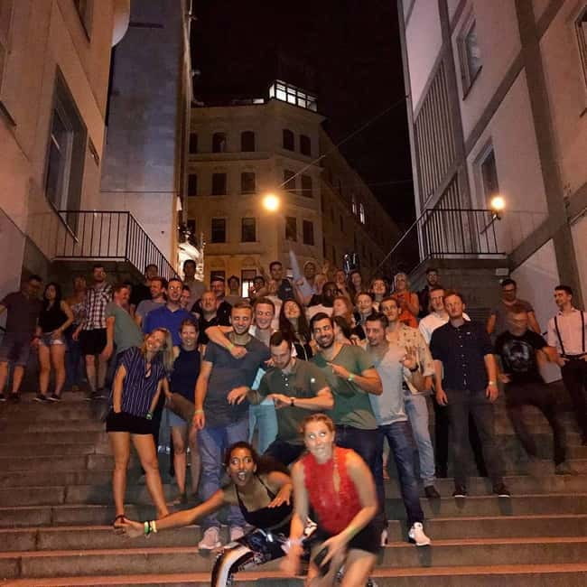 Vienna: Guided Pub Crawl with Club Entry - What to wear and how to show up (smart casual matters)