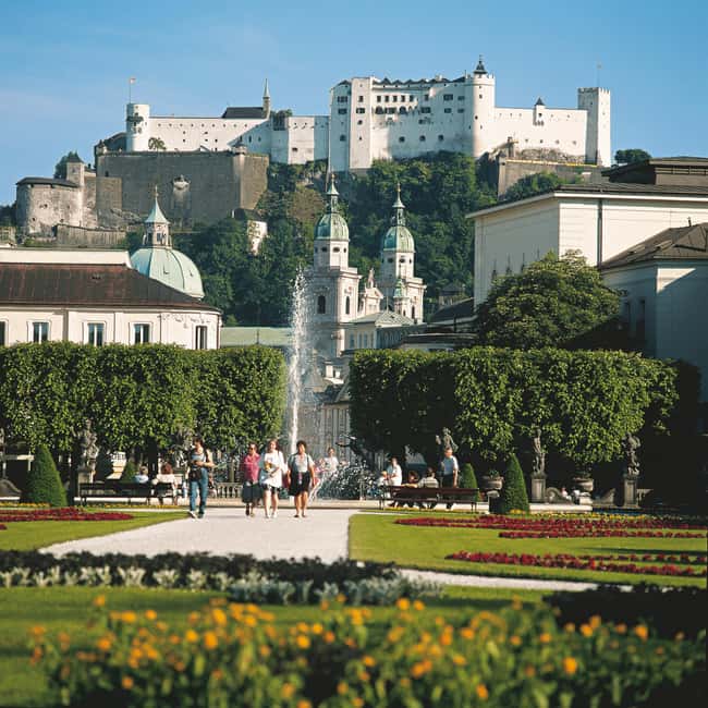 Vienna: Hallstatt and Salzburg Day Tour - The road trip part: air-conditioned comfort plus planned photo stops
