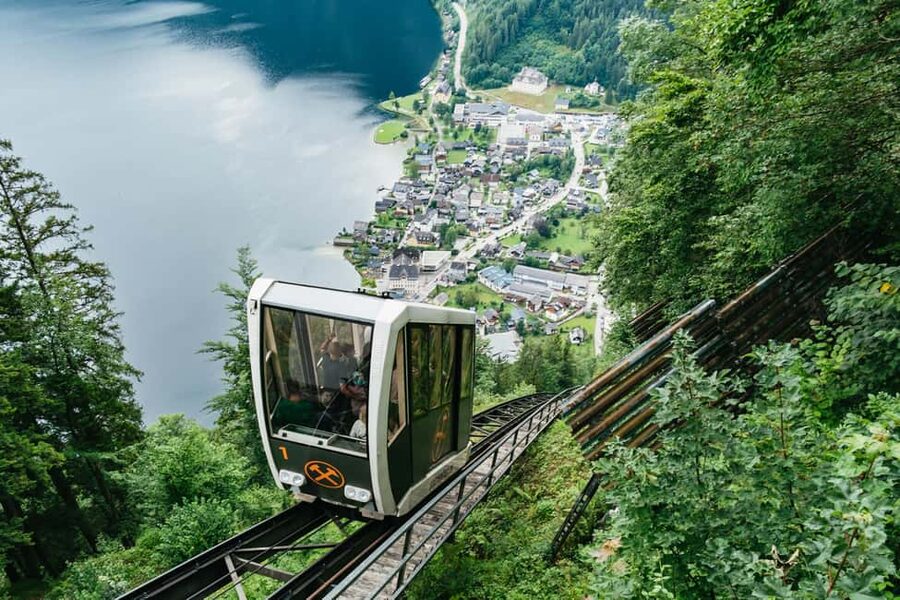 Vienna: Hallstatt Day Trip with Boat Ride Option - Vienna to Salzkammergut: the ride that sets the tone