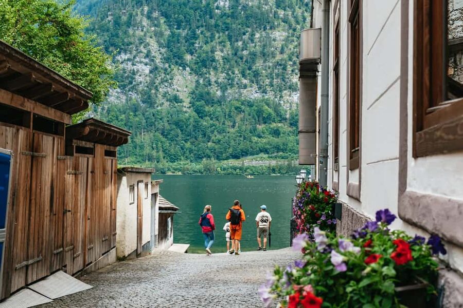Vienna: Hallstatt Day Trip with Boat Ride Option - Lunch and cash: how to avoid a small panic in Hallstatt
