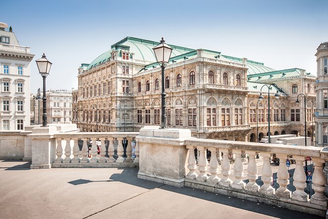 Vienna Highlights Self guided scavenger hunt and Walking Tour - Languages: keeping your group comfortable