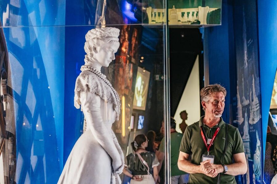 Vienna: Hofburg and Empress Sisi Museum Guided Tour - Guides Make the Difference: Why People Keep Mentioning Names