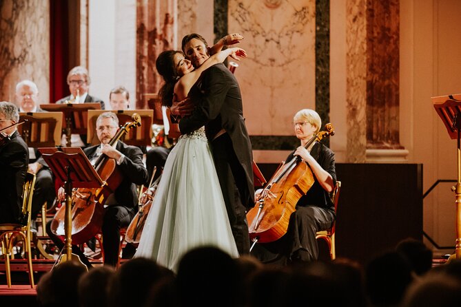 Vienna Hofburg Orchestra: Mozart Strauss Concert at Konzerthaus - Up close with the professionals: orchestra size, soloists, and stage energy