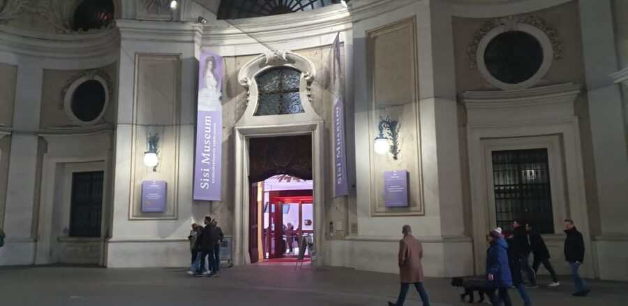 Vienna: Hofburg Palace and Principessa Sissi Tour - Meeting at Josefsplatz and Getting Oriented Fast
