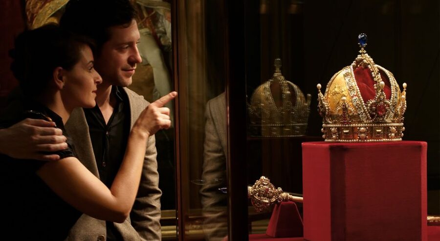 Vienna: Imperial Treasury in the Hofburg Palace - Gemstones with backstories: Elisabeth, emeralds, and jewelry you can feel