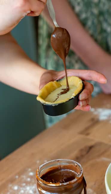 Vienna: Italian-Austrian Pastry Class – Pasticciotto & Drink - Shaping, sealing, and baking your own pasticciotti