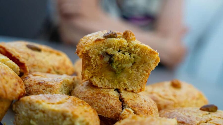 Vienna: Italian-Austrian Pastry Class – Pasticciotto & Drink - Your start: welcome drink, cozy home vibe, and Patrik Montinari