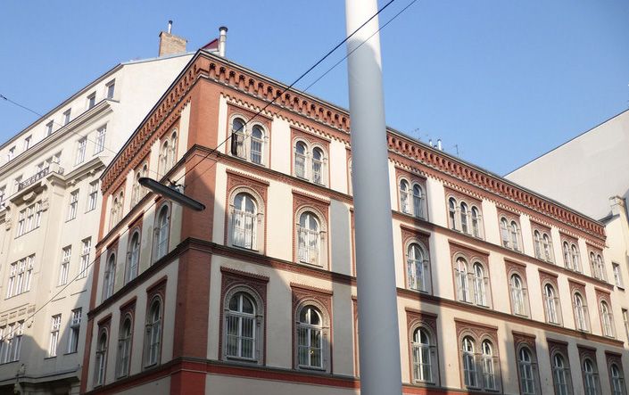 Vienna: Jewish Life in Leopoldstadt 2-Hour Walking Tour - Guide quality: what “good” feels like on this kind of tour
