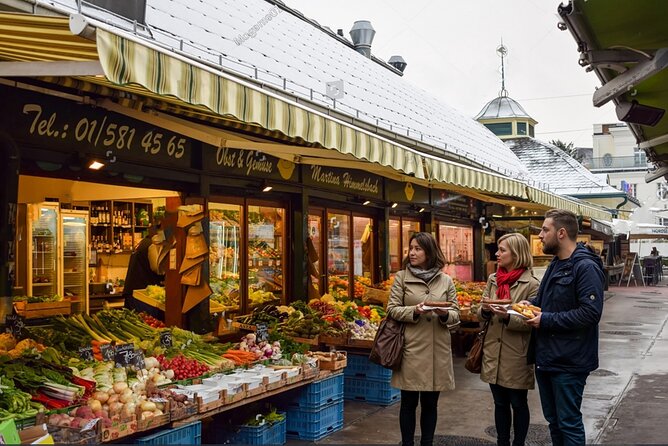 Vienna Market Private Gourmet Tour: Local Tastes and Drinks - The lunch moment: pork schnitzel with potatoes, the Viennese comfort test