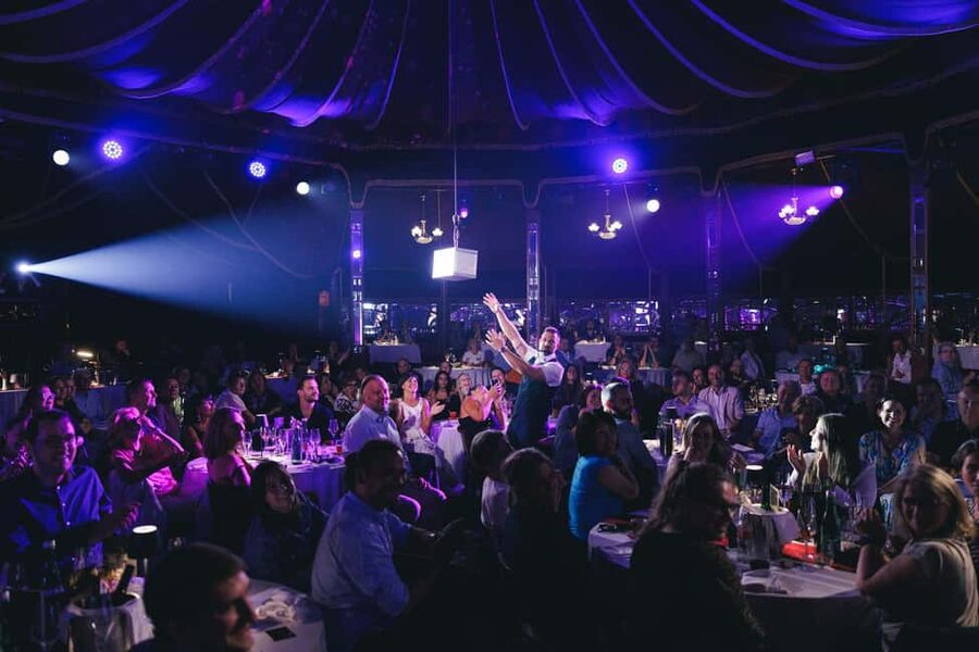 Vienna: Mirage Magic Dinner Show - Christoph Kulmer and Ben Spade: a duo that changes the feel