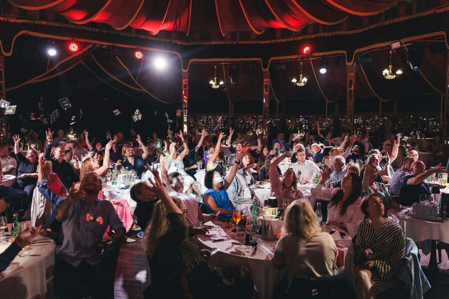 Vienna: Mirage Magic Dinner Show - The 4-course meal: surf & turf or vegetarian, served fresh
