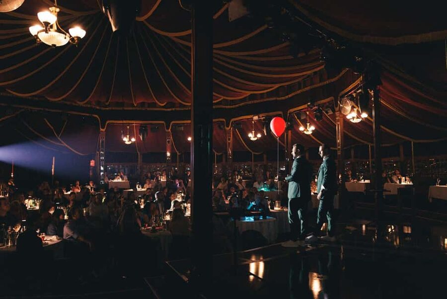 Vienna: Mirage Magic Dinner Show - Getting there without stress: from the Ferris wheel to the Spiegelzelt