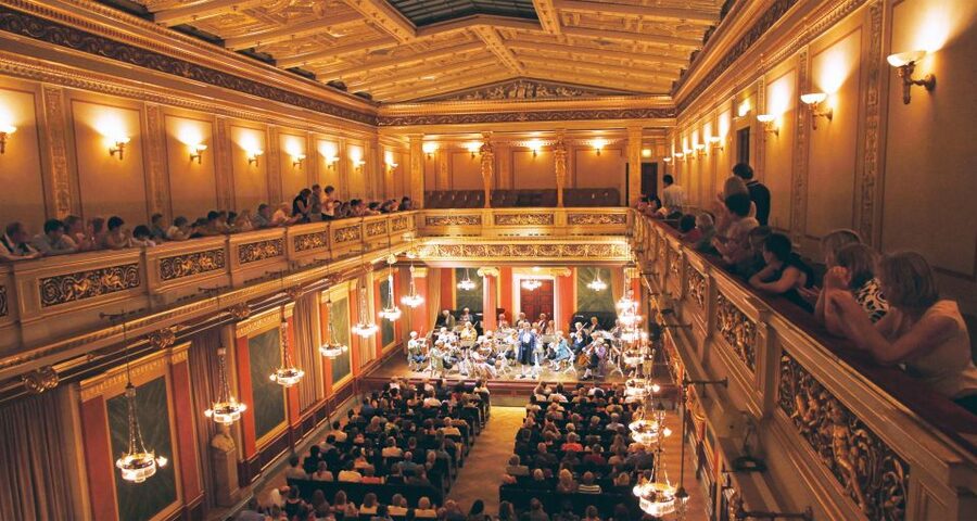 Vienna: Mozart Concert in the Brahms-Saal - Costumes and Wigs: When Baroque Dress Makes the Music Easier to Feel