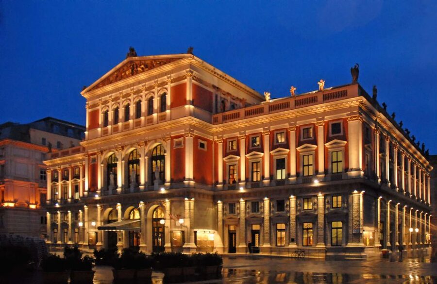 Vienna: Mozart Concert with Dinner and Carriage Ride - Should You Book This Vienna Mozart VIP Evening?