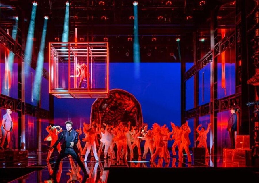 Vienna: Musical Tickets ROCK ME AMADEUS - THE FALCO MUSICAL - Watching in German With English Subtitles: How to Make It Easy