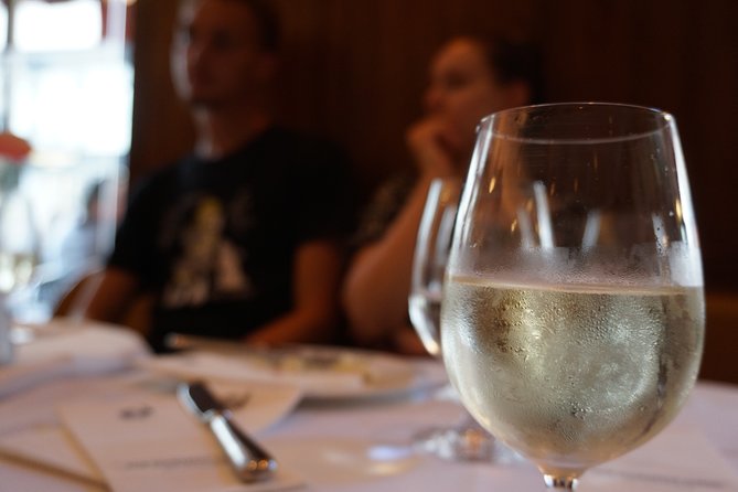 Vienna Nightlife Experience: Food, Wine, Cocktails & Vibes - Key points that make this tour work