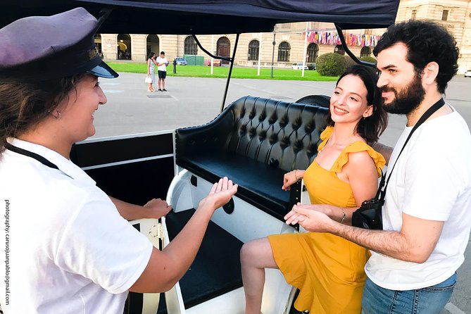 Vienna Oldtimer Tour (60 min) Incl. bottle of Prosecco - Why a Vintage-Style E-Car Works So Well in Vienna’s Center