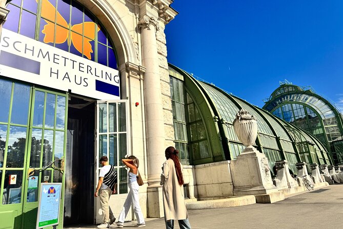 Vienna Private Family Tour: City Highlights, Museum and Cake - Albertinaplatz and Ringstraße: fast orientation to Vienna’s big views