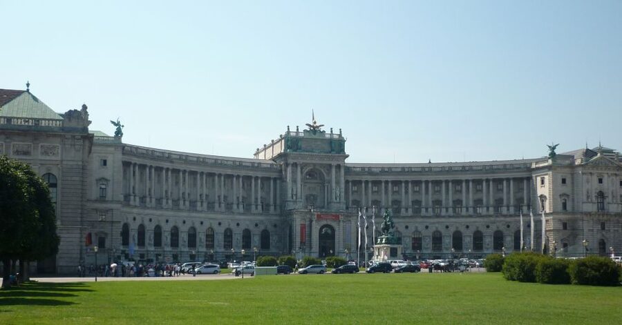 Vienna: Private Guided Walking Tour - Graben and Kohlmarkt: legends in stone, pastries on the mind