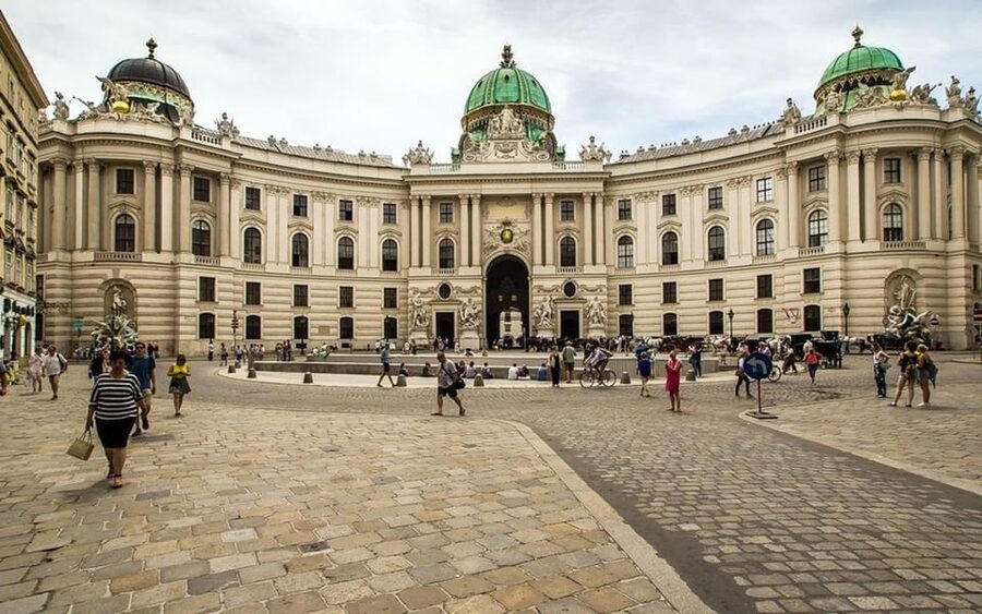 Vienna: Private Half-Day Sightseeing Tour - Schönbrunn Palace plus Kahlenberg: the royal “big hit” hour