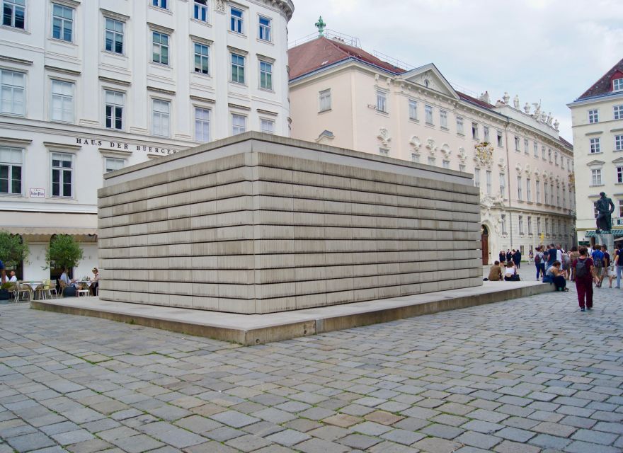 Vienna: Private Jewish Walking Tour - University of Vienna and the 1900s Mindset: Culture as a Location