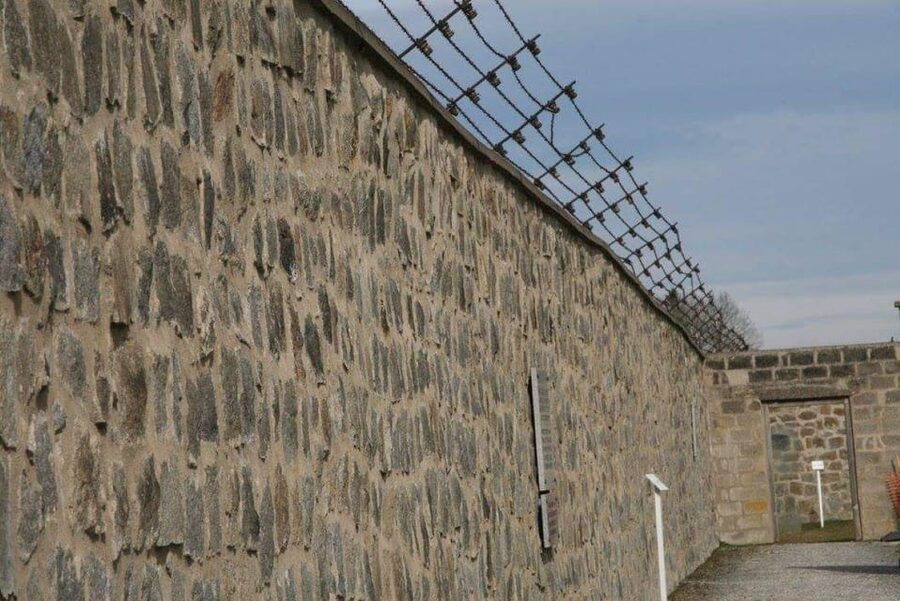 Vienna: Private tour Mauthausen and Linz - Private Vienna to Mauthausen and Linz in a Jeep/SUV
