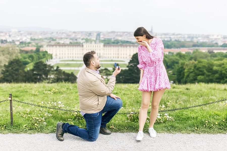 Vienna: Professional Photoshooting - How Gaiane guides you for natural, not stiff, photos
