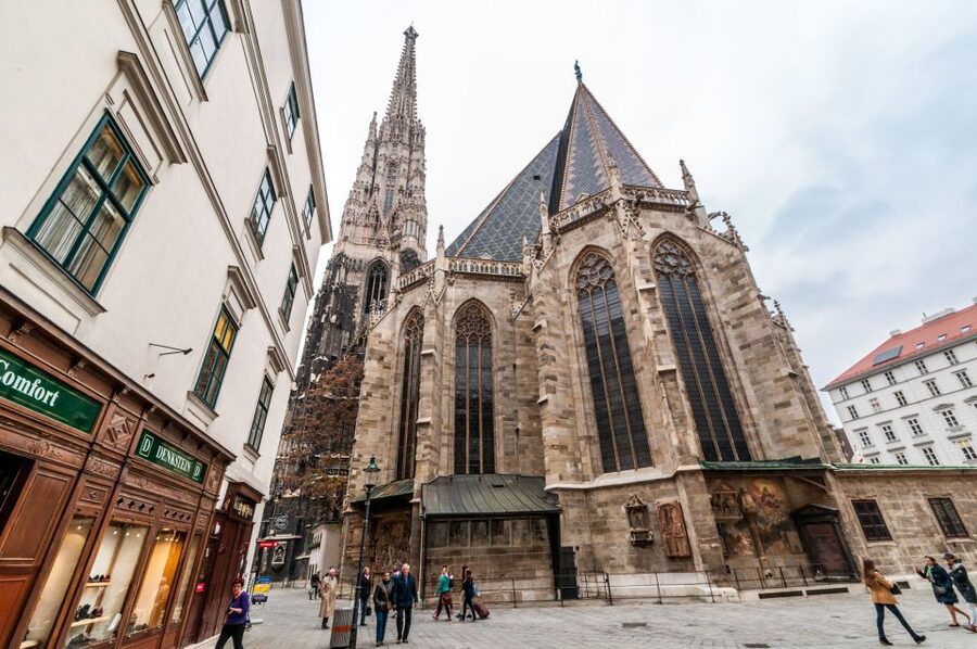 Vienna: Romantic Old Town 2-Hour Discovery Tour - Price and value: $352 per group up to 7 in a 2-hour format