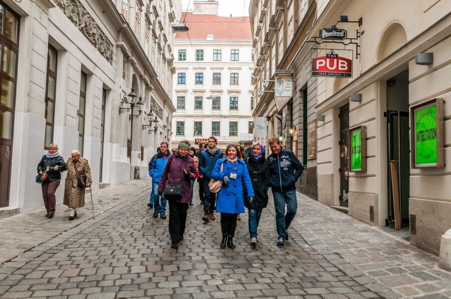 Vienna: Romantic Old Town 2-Hour Discovery Tour - The guide is the difference: names like Wolfgang Auinger and Max