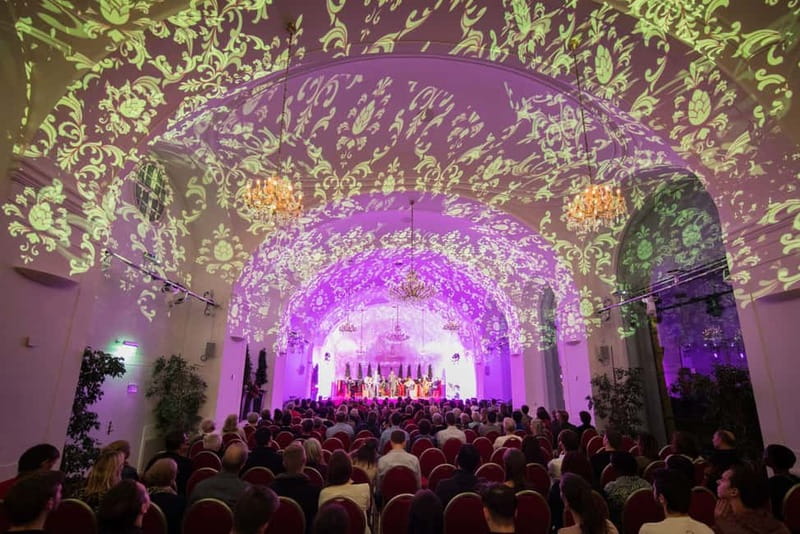 Vienna: Schönbrunn Palace Evening Tour, Dinner and Concert - The Orangery concert: Mozart, Strauss, and two opera singers in a historic setting