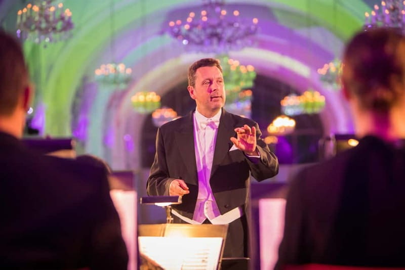 Vienna: Schönbrunn Palace Evening Tour, Dinner and Concert - Timing and pacing: how the night flows from palace to dinner to music