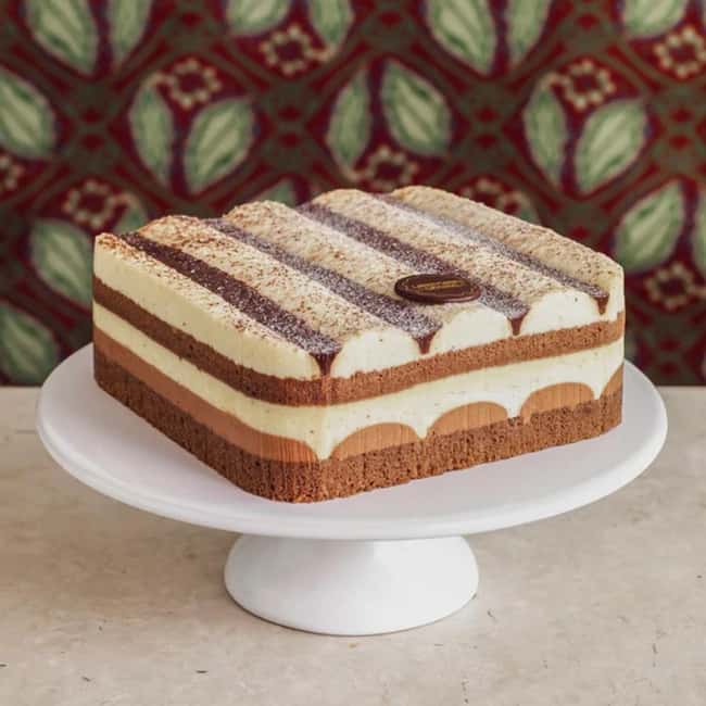 Vienna: Secrets and Scandals with Cake at Cafe Landtmann - What to bring for a smooth afternoon