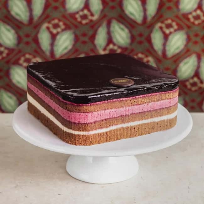 Vienna: Secrets and Scandals with Cake at Cafe Landtmann - Should you book this Vienna scandals-with-cake tour?