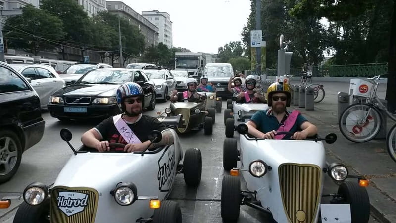 Vienna: Sightseeing Tour in Hotrod - The Ring Road Moment: Speed Past Imperial Buildings