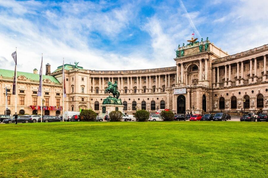 Vienna: Skip-the-Line Hofburg Ticket & Sisi Museum Tour - Hofburg and the Sisi Museum in 2 hours: what you really see