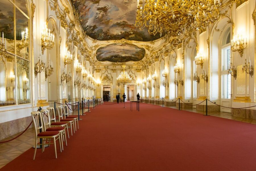 Vienna: Skip-the-Line Schönbrunn Palace & Gardens Tour - Winter reality check: when the gardens change or get swapped