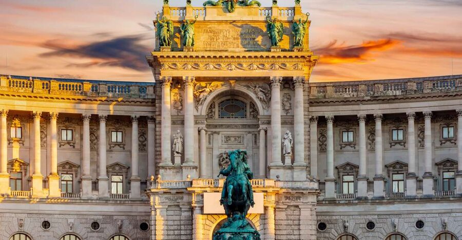 Vienna: Skip-the-Line Sisi Museum, Hofburg and Gardens Tour - Why Hofburg works so well for a first Vienna palace visit