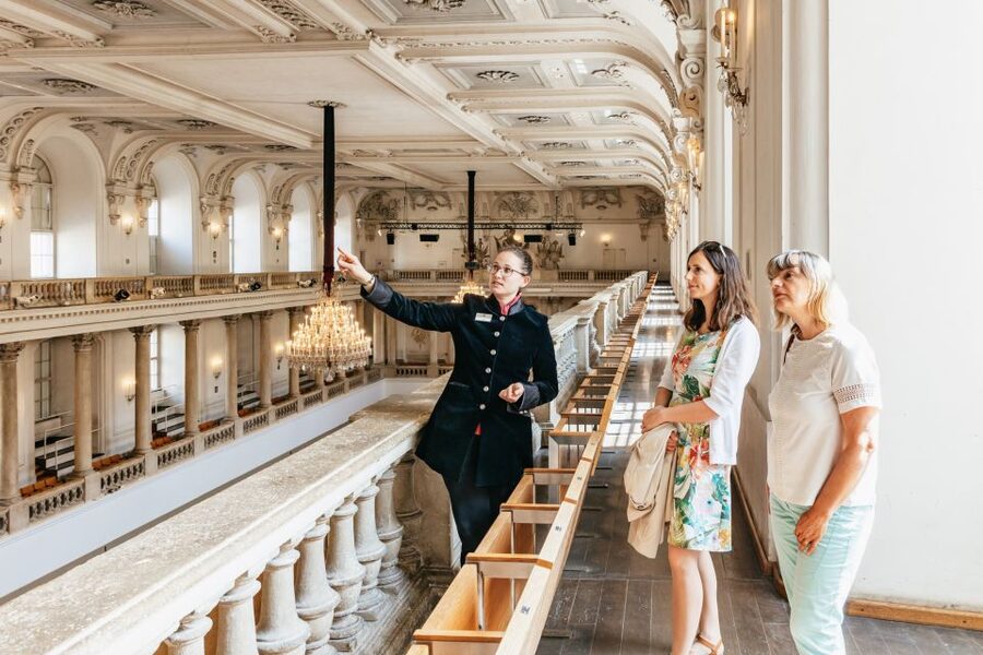 Vienna: Spanish Riding School Guided Architectural Tour - Should you book the Vienna Spanish Riding School Guided Architectural Tour?