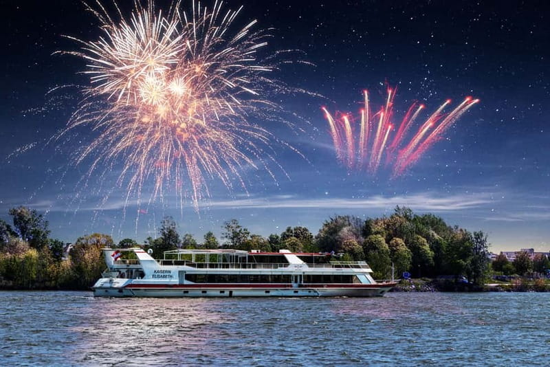 Vienna: Sunset Summer Cruise - A 3.5-hour Danube sunset on MS Kaiserin Elisabeth