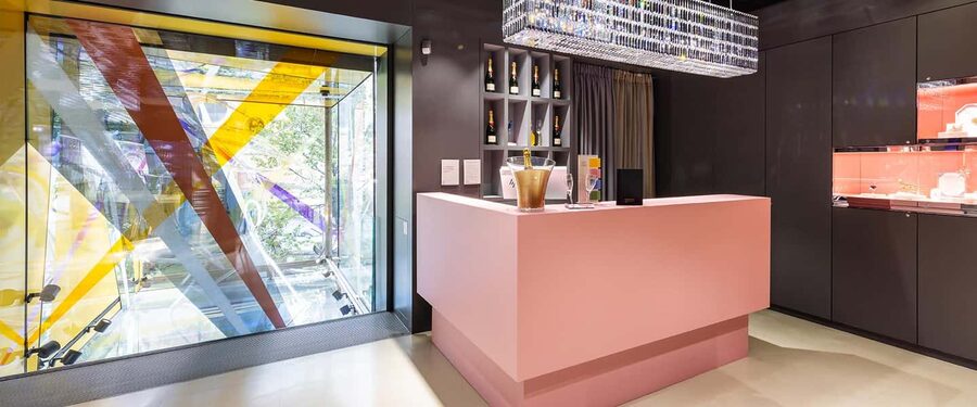 Vienna: Swarovski House Tour with Champagne & Gift - Timeless Area: Why 1895 Matters (and How It Shows Up in What You See)
