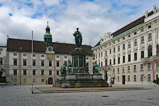 Vienna: The Great Plague Exploration Game - Stephansplatz clue walk: how the game turns a square into a checkpoint