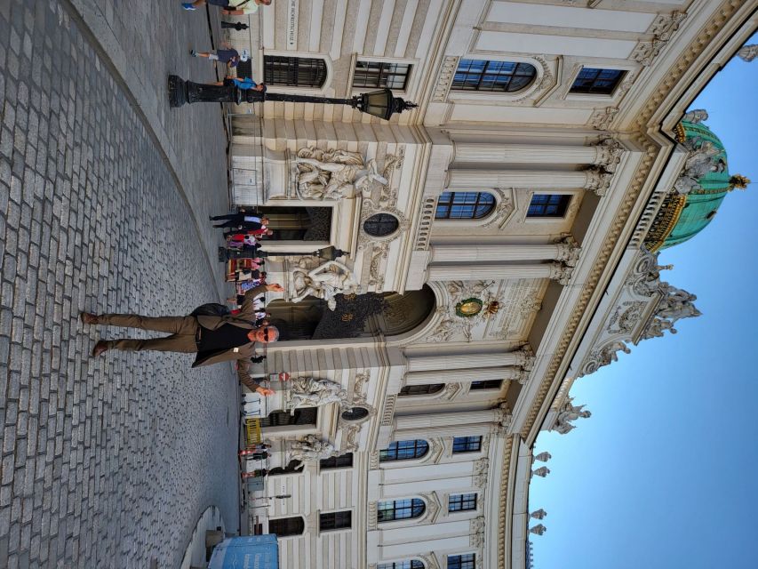 Vienna - the making of a Weltstadt - guided Citytour - Hofburg and Heldenplatz: Why Vienna Became a Residential Power