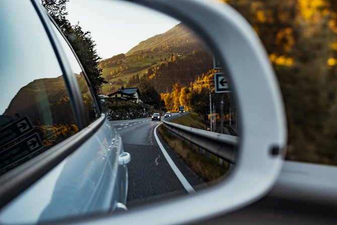 Vienna to Budapest - Private transfer with 2h of Sightseeing - What the driver does: English-speaking help without being a licensed guide