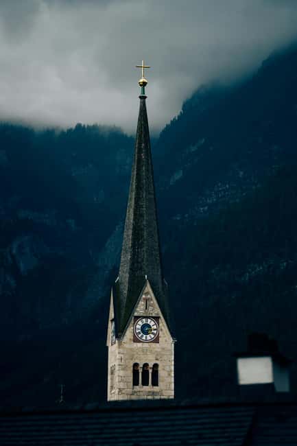 Vienna to Hallstatt: Europe’s Most Beautiful Village - Lakeside walking and the 2.5 hours that let you enjoy Hallstatt at human speed