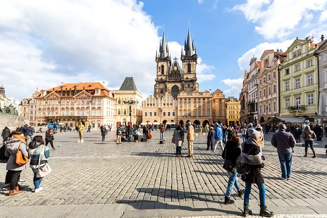 Vienna to Prague: Full-Day Private Tour with Guide and Transfers - Vienna pickup: the part that saves your time and stress