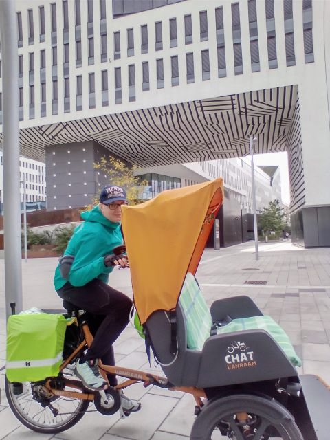 Vienna: Tour RAXI (electric rickshaw) 3 hours in Vienna - Old Danube and Donau Park: Water Views and Breathing Space
