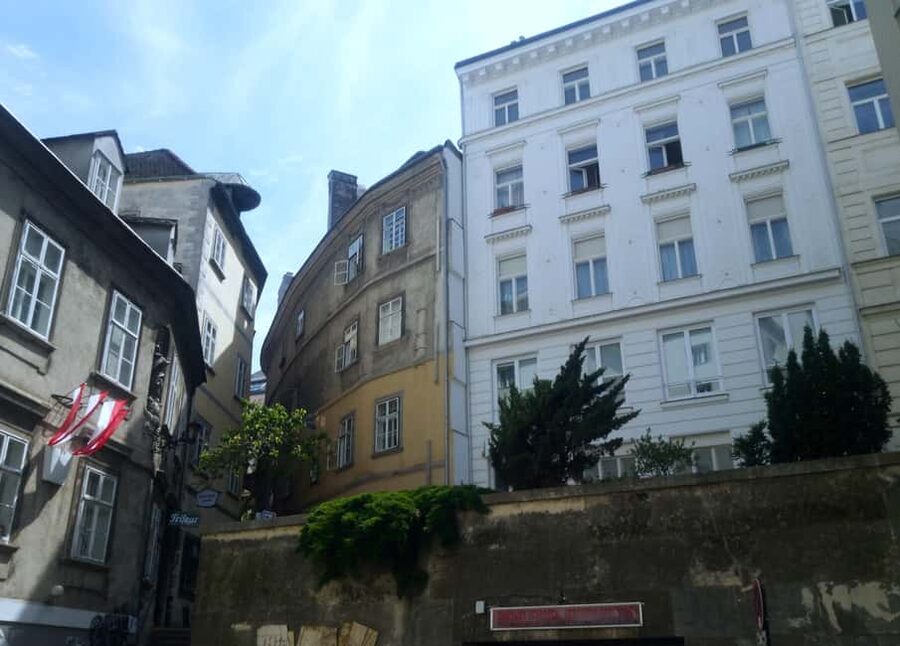 Vienna tours for you with locals - Key things I’d watch for on this Vienna Greek Quarter tour