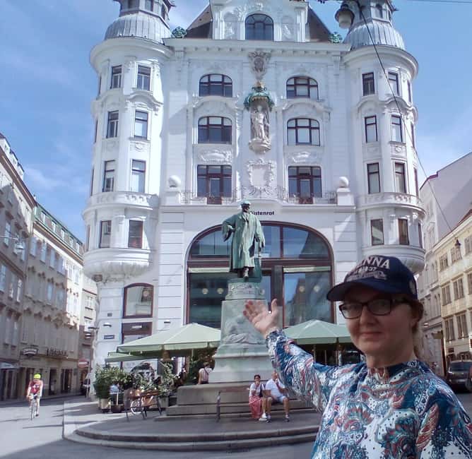 Vienna tours for you with locals - Meeting by Stubentor: how the tour starts and stays easy